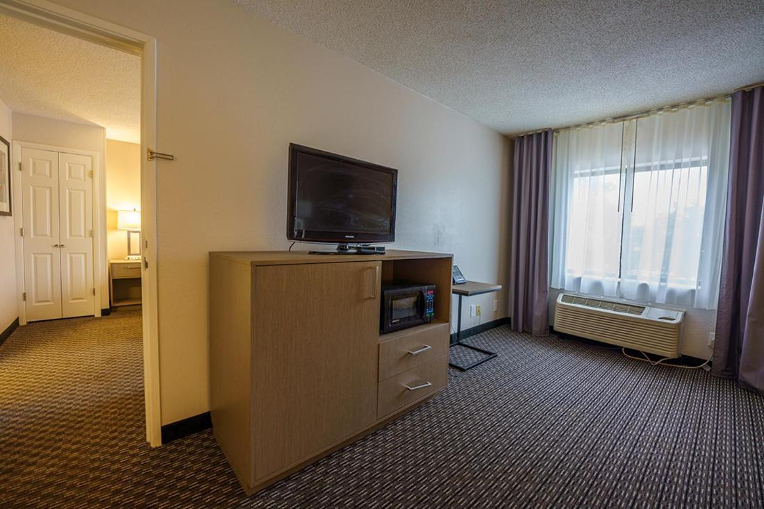 מלון Wingate By Wyndham Brunswick Ga I-95 מראה חיצוני תמונה