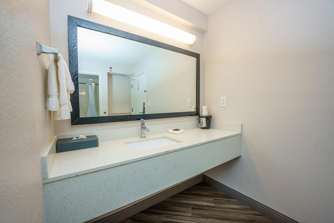 מלון Wingate By Wyndham Brunswick Ga I-95 מראה חיצוני תמונה