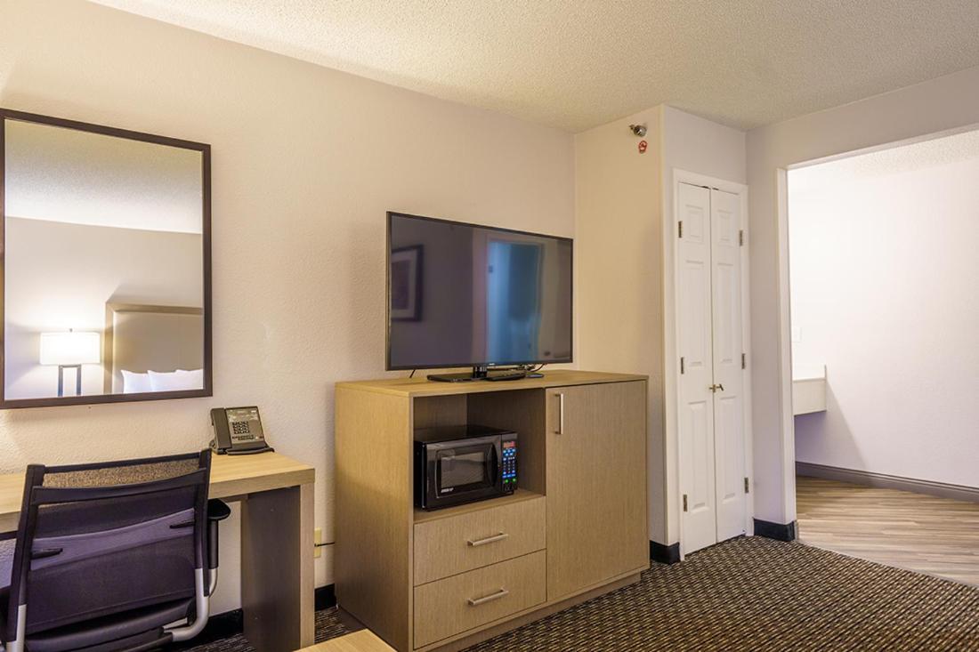 מלון Wingate By Wyndham Brunswick Ga I-95 מראה חיצוני תמונה